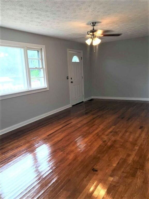 Foto del edificio - 310 College Park Dr