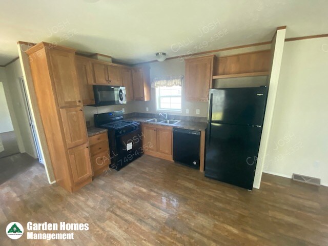 Primary Photo - 24 Millstream Ct