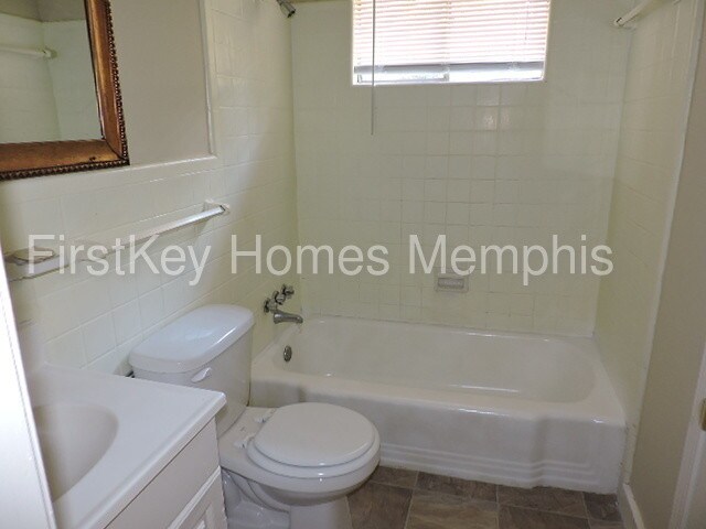 Building Photo - 3932 Callahan Dr