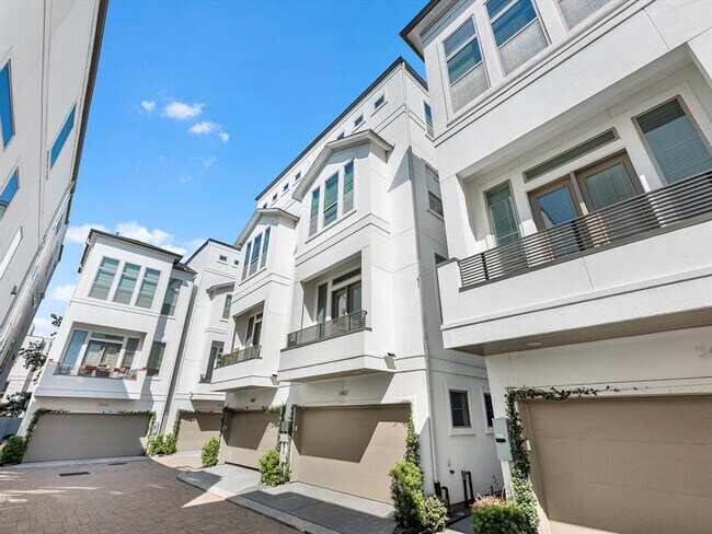 Foto del edificio - 5467 Larkin St