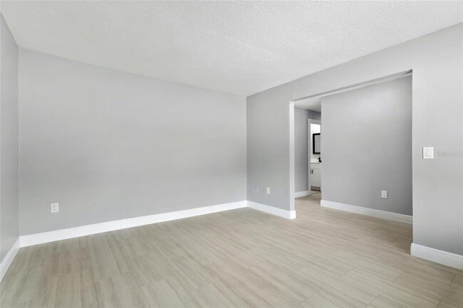 Building Photo - 4116 SW 20th St