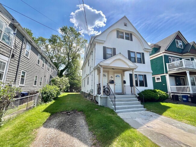 Building Photo - 3 Aldie St