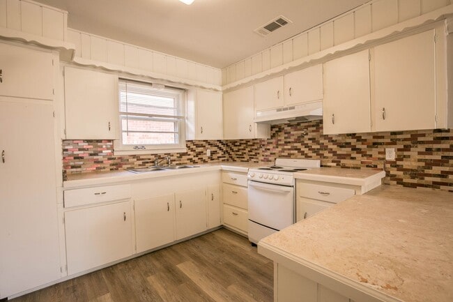 Building Photo - 2308 62nd St