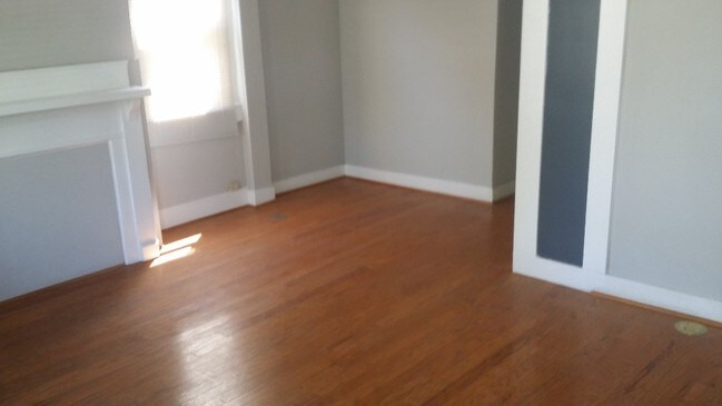 Foto del edificio - 831 W 36th St