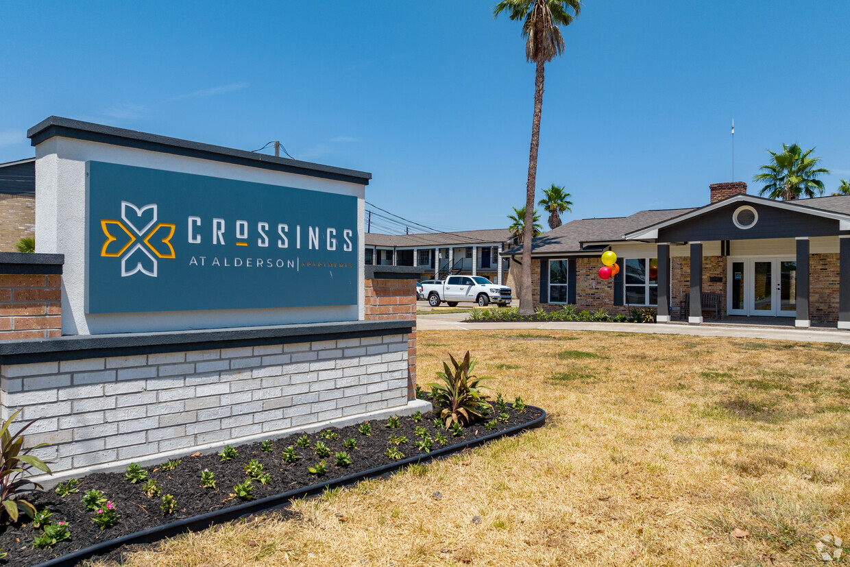 Foto principal - Crossings at Alderson Apartments