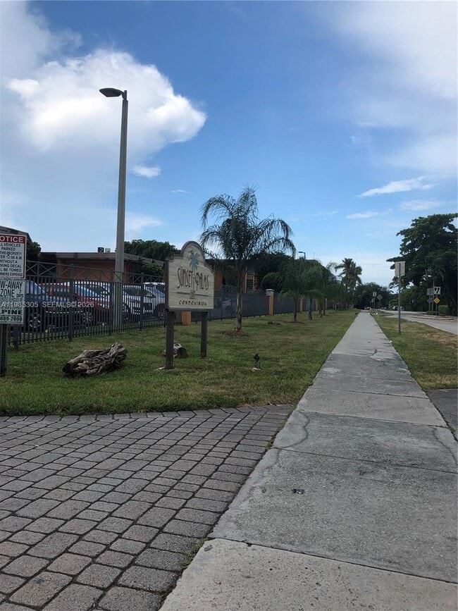 Foto del edificio - 9467 SW 76th St