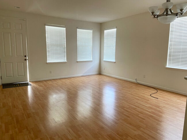 Building Photo - 1736 Montesa Pl