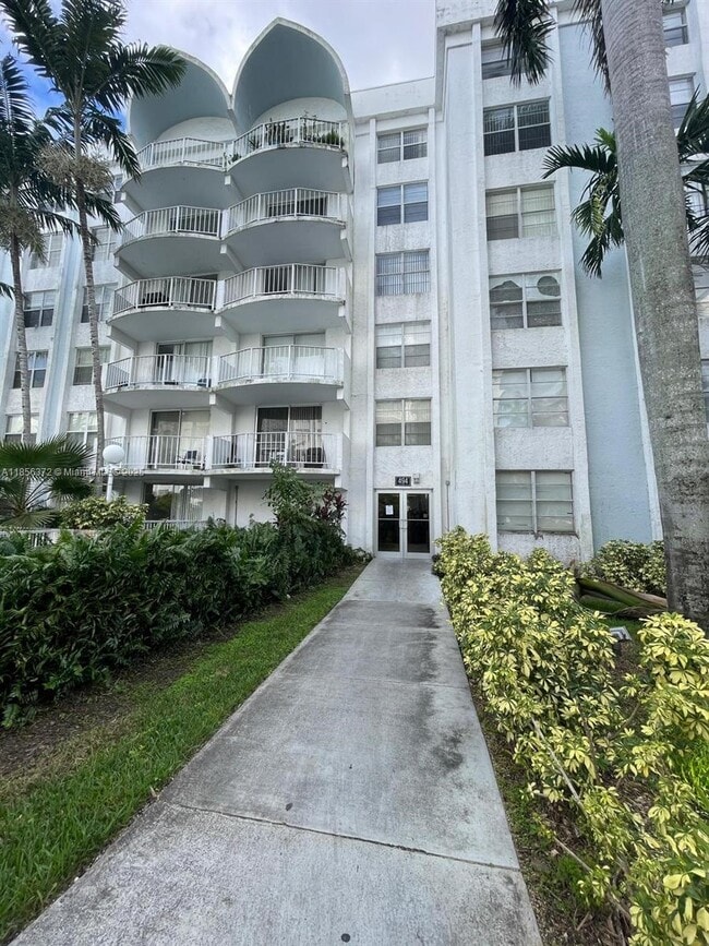 Building Photo - 494 NW 165th St