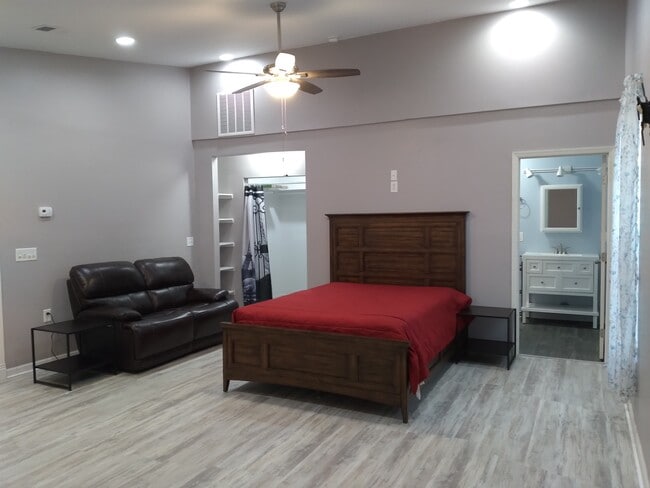 Bed - 1284 Mackey Scott Rd