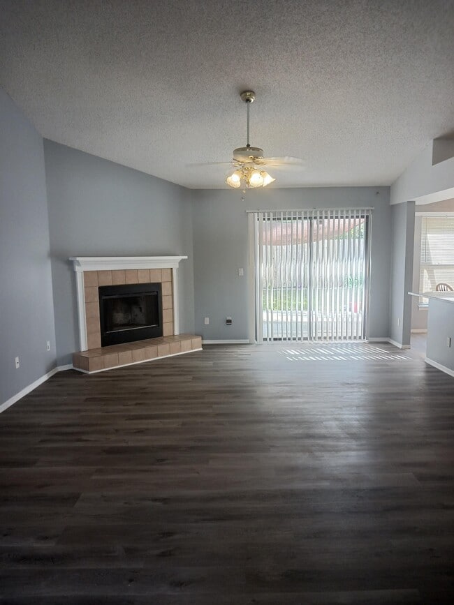 Building Photo - 7706 Covedale Dr