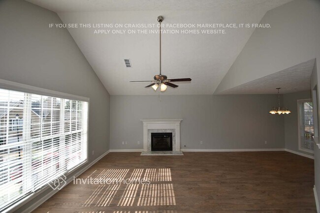 Foto del edificio - 1001 Garden Oak Ct