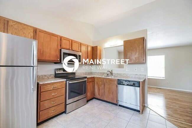 Building Photo - 3 Bedroom Pet-Friendly Home in Columbus, OH with Main Street Renewal