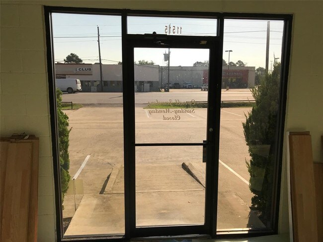 Building Photo - 11515 Jones Rd