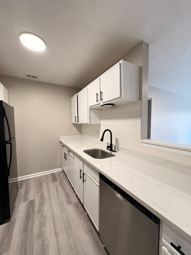 Building Photo - Discover the Best of Lawrence Living at Be...
