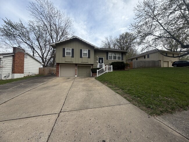 Foto del edificio - 5035 Overton Ave