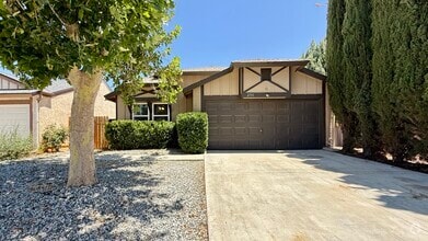 Building Photo - 2711 Nandina Dr