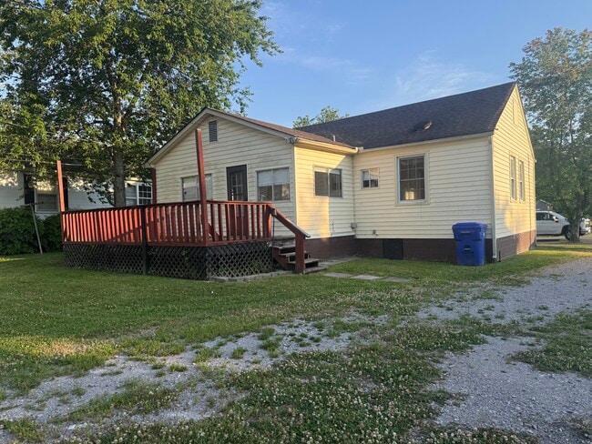 Building Photo - 109 Meadowbrook St