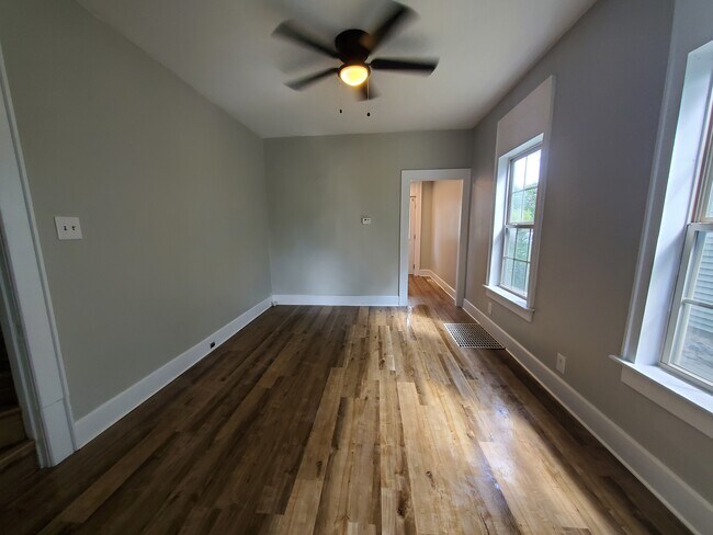 Building Photo - 2636 Deming Ave