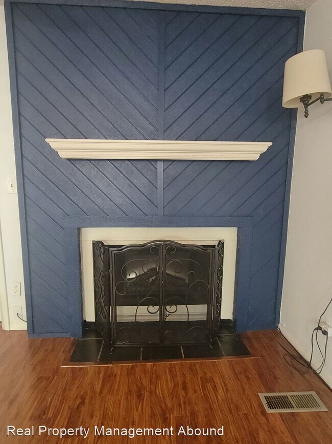 Building Photo - 2 br, 2 bath House - 6718 S Lewis Ave, Uni...