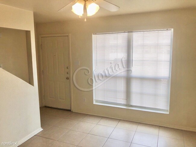 Building Photo - 2 br, 1.5 bath Townhome - 4204 Alan Kent Dr C