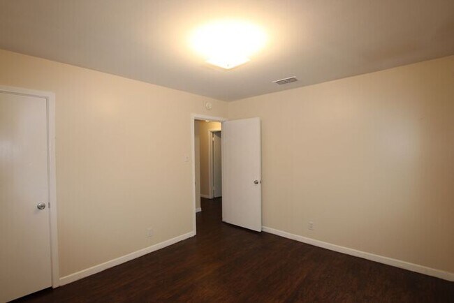 Building Photo - 435 Hudson St