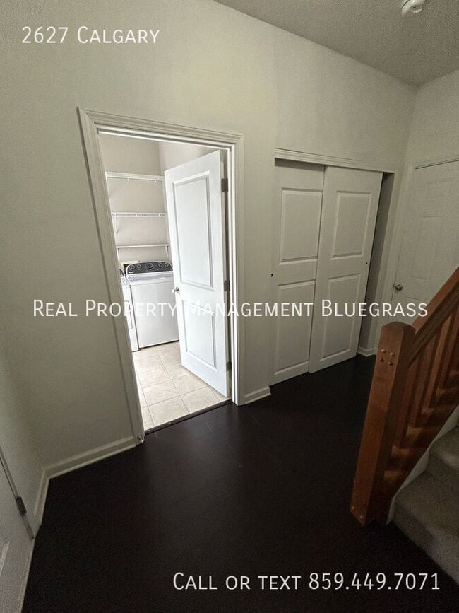 Photo - 2627 Calgary- House