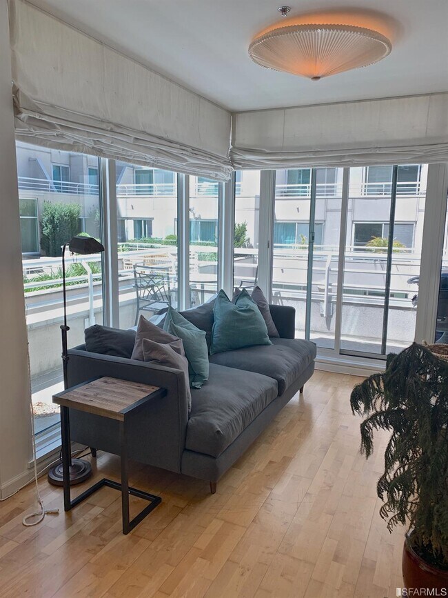Foto del edificio - 220 Lombard St