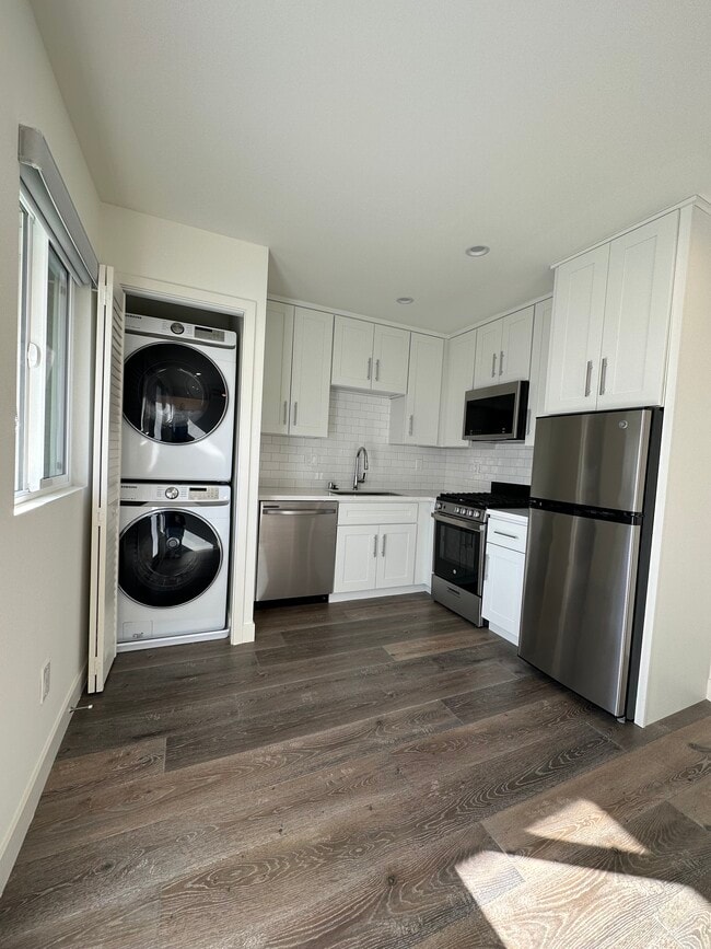 Unit C - Pacific Apartment Homes at Ermanita