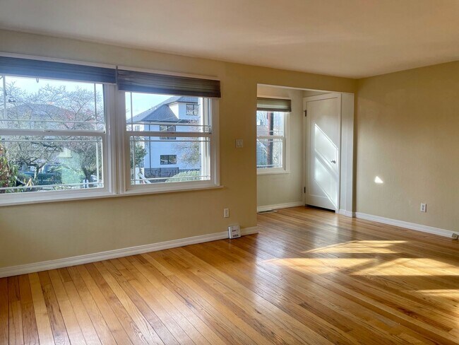 Foto del edificio - Welcome Home 2 BD/2BA Plus Large Finished ...