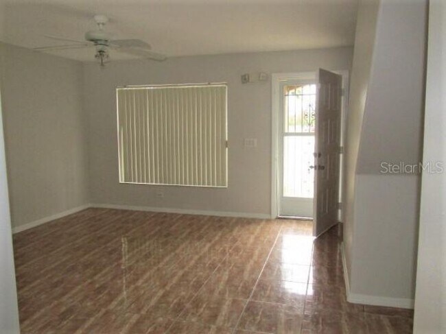 Foto del edificio - 225 Coralwood Ct