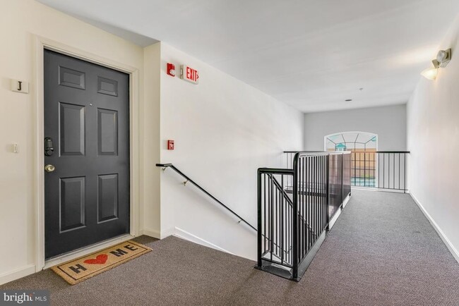 Building Photo - 521 Constellation Square SE