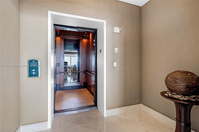 Building Photo - 1643 Brickell Ave