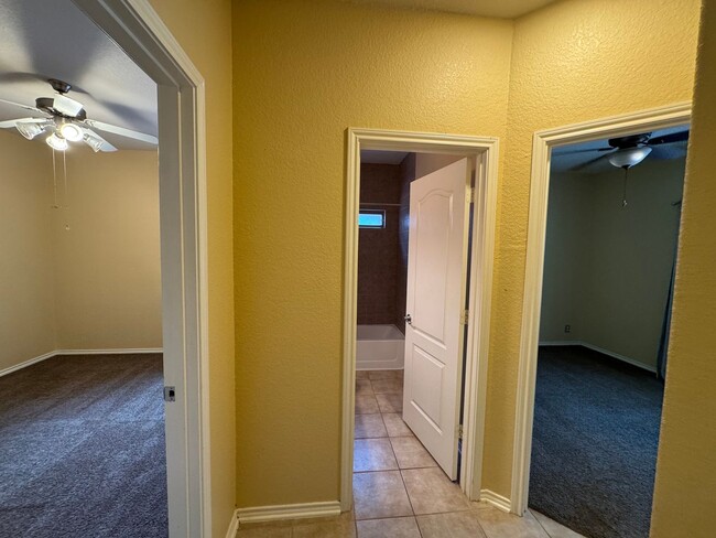 Building Photo - Move-In Ready 3-Bedroom Home Near the San Antonio Medical Center