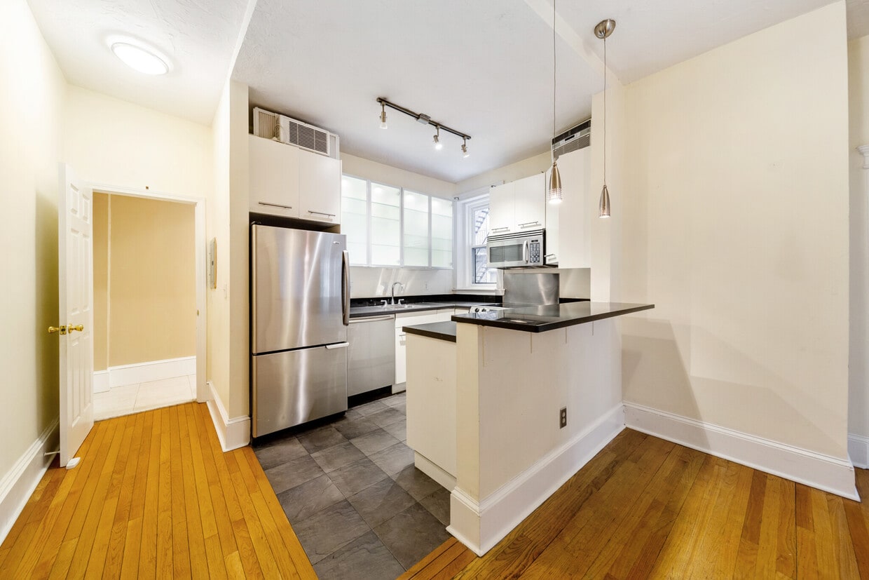 Photo - 137 Peterborough St. Unit 2