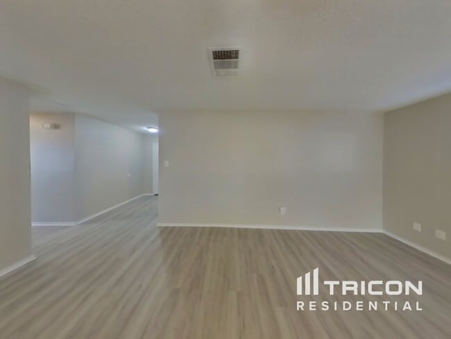 Building Photo - 6703 Beech Trail Dr