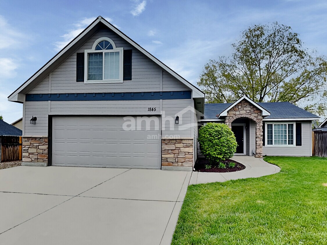 Foto principal - 1845 N Pingo Ave