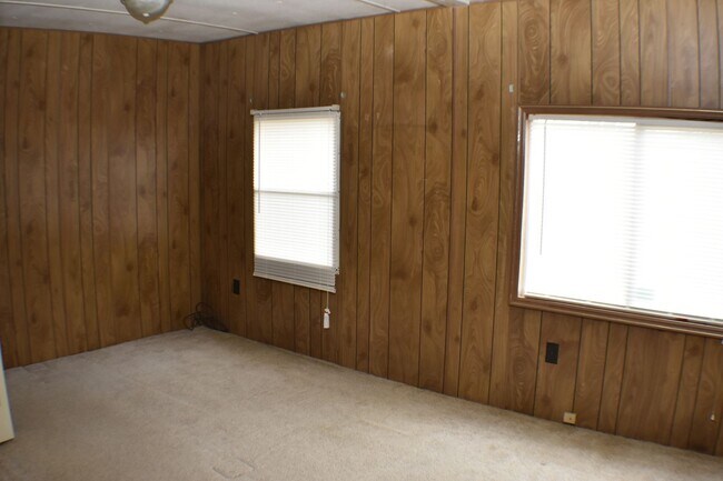 Foto del edificio - Charming Mobile Home with Utility Shed