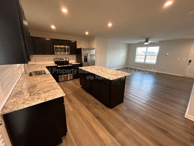 Foto del edificio - 262 Hunting Wood Dr