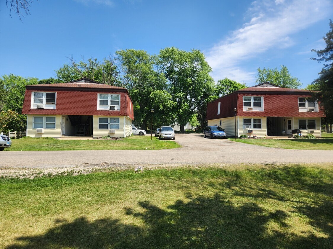 Primary Photo - 204 S Maple St