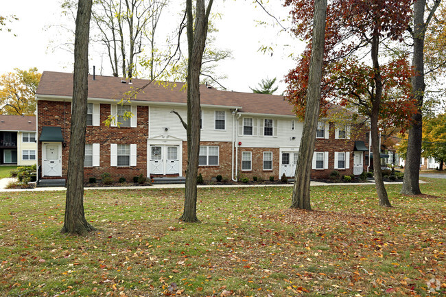 Building Exterior - Barclay Village Apartments