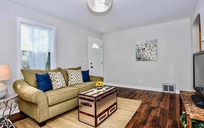 Foto del edificio - 4002 Raymond Avenue, Brookfield, IL, 60513