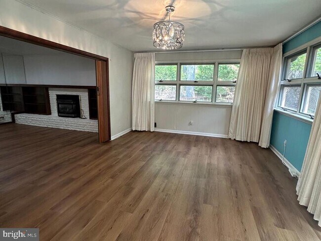 Building Photo - 12400 Deloraine Cir
