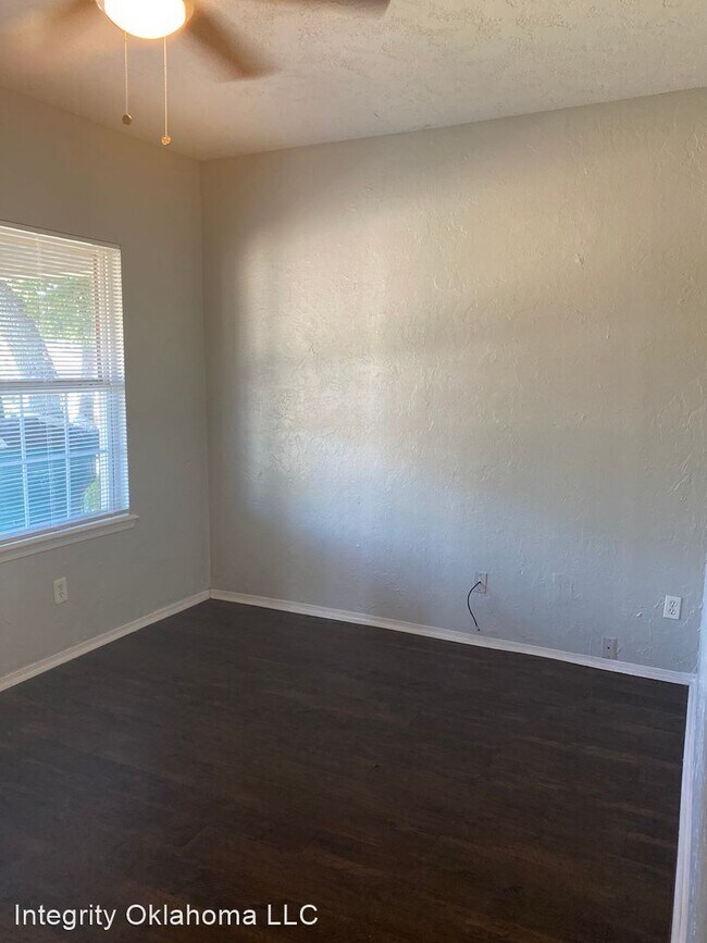 Building Photo - 2 br, 1 bath House - 1803 NW 8th St.