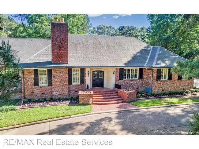 Foto del edificio - 7708 Creswell Rd