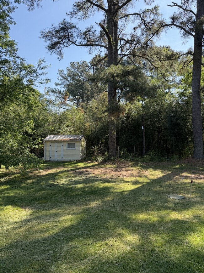 Foto del edificio - 6793 Edwards Ave