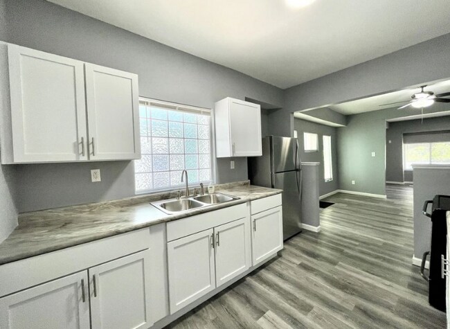 Foto del edificio - 2404 E 35th St