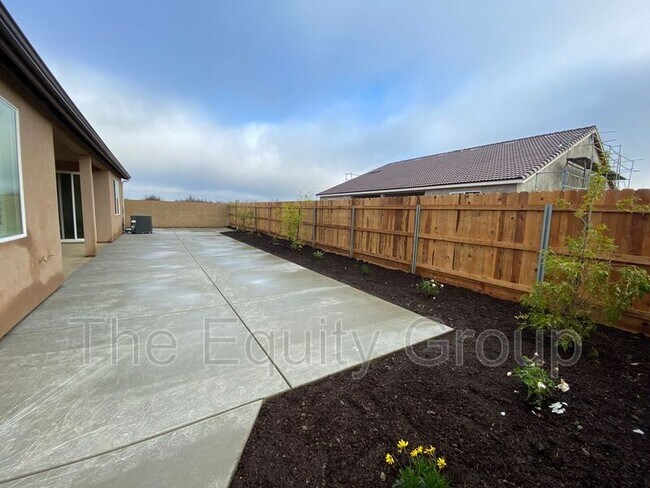 Foto del edificio - 3444 N Parkwood Ct