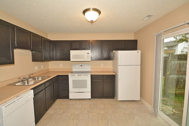 Building Photo - 4071 Dogwood Ct