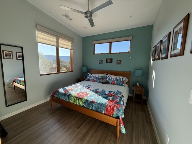 Building Photo - 105 Rojo Dr