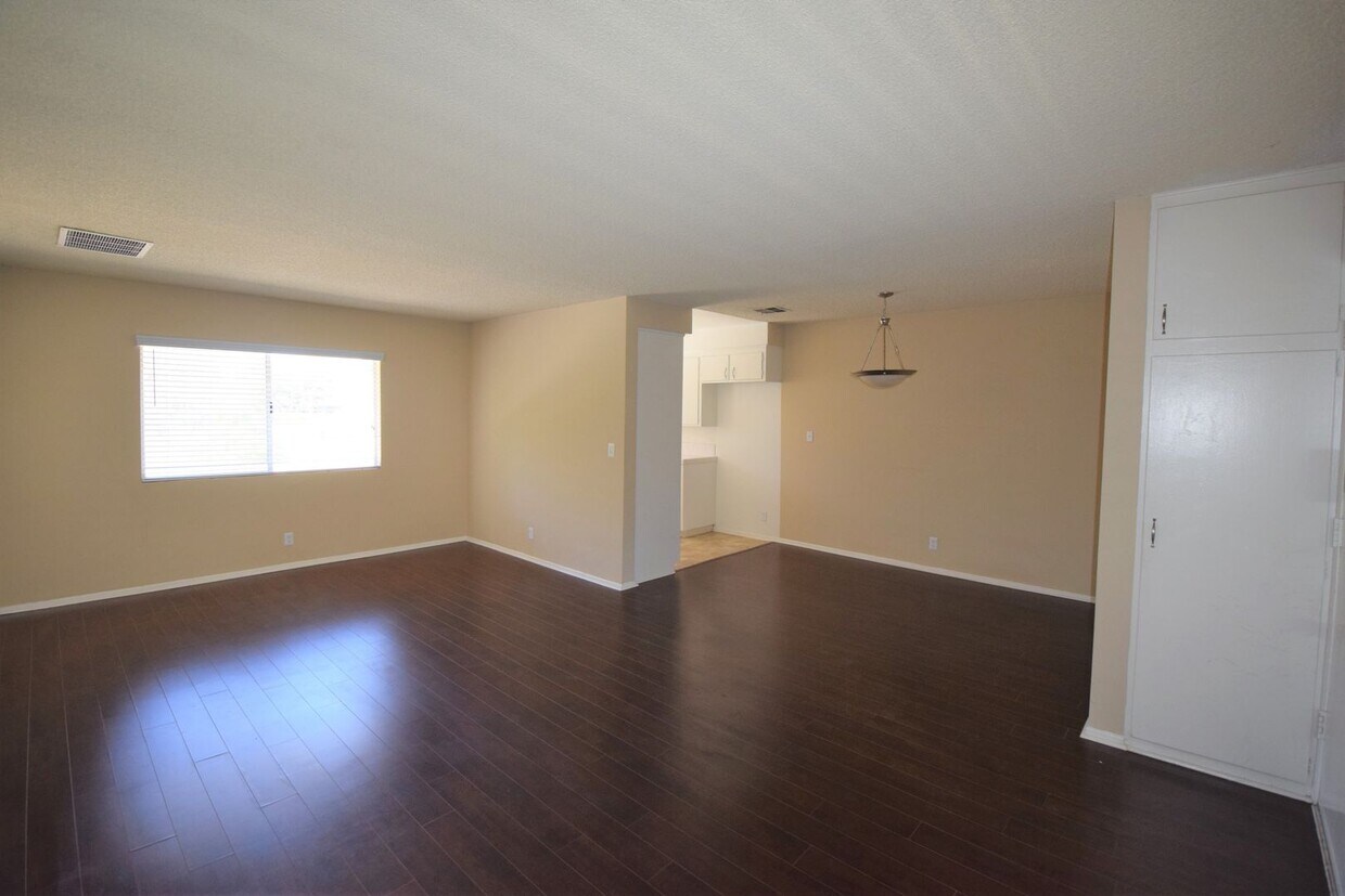 The Californian Apartments Newhall, CA